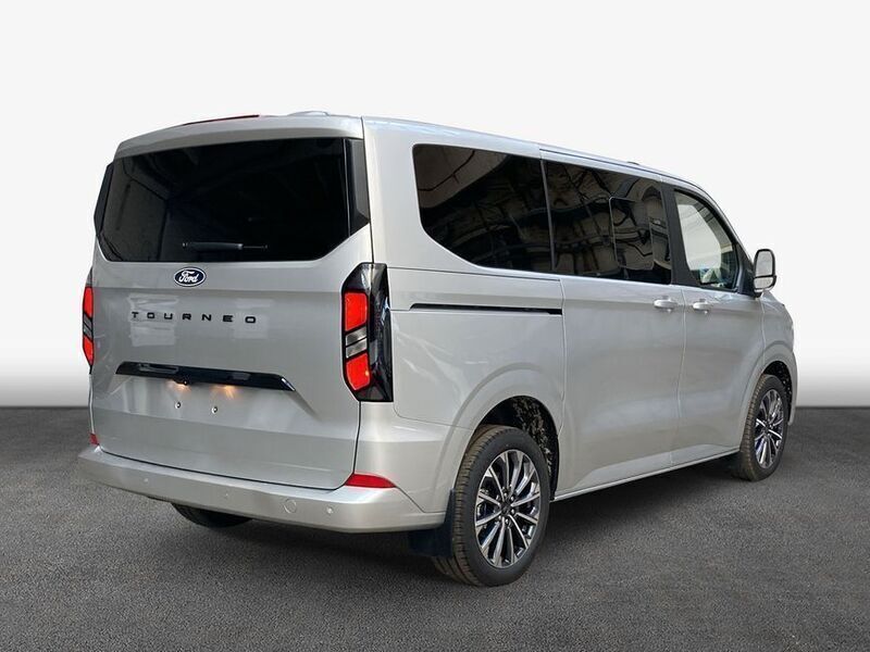 Neu Ford Tourneo Custom Titanium 170 PS (125 kW) 2025 Moondust silver metallic Van