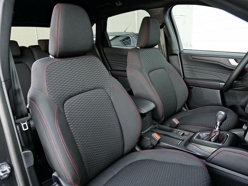 Gebraucht Ford Kuga ST-Line 151 PS (111 kW) 2024 Magnetic metallic SUV