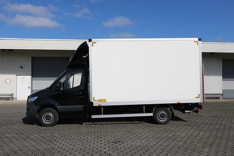 Gebraucht Mercedes Sprinter 163 PS (119 kW) 2020 Tiefschwarz Van