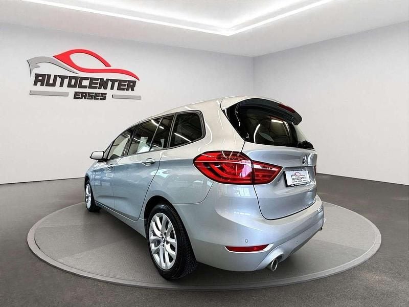 Gebraucht BMW 218 Advantage 150 PS (110 kW) 2020 Glaciersilber Van / Kleinbus