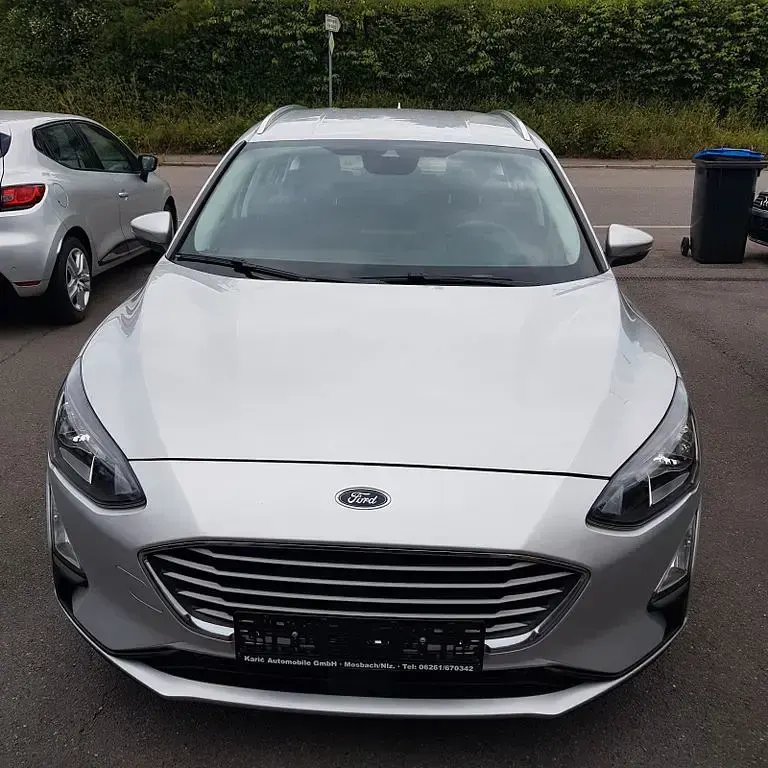 Gebraucht Ford Focus Cool & Connect 120 PS (88 kW) 2020 Silber Limousine