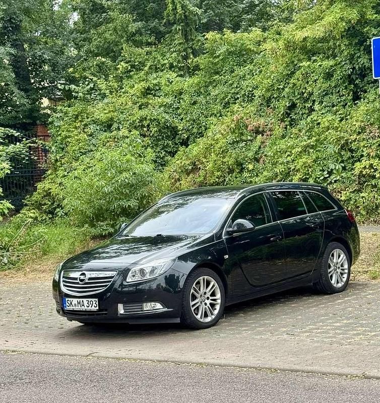 Schwarz Gebraucht 2011 Opel Insignia Kombi | 4.700 € (Etwas zu teuer) - Bild 1/4
