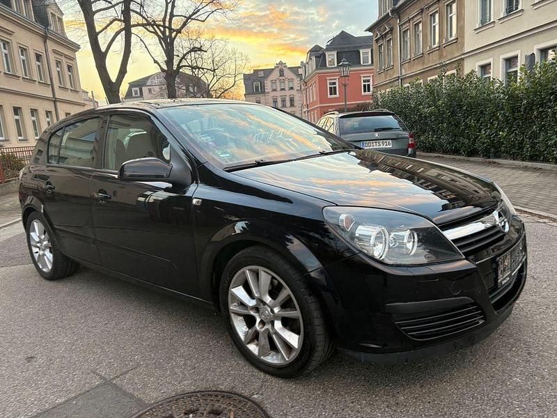 Schwarz Gebraucht 2005 Opel Astra Sport Limousine | 2.500 € (Fairer Preis) - Bild 1/4