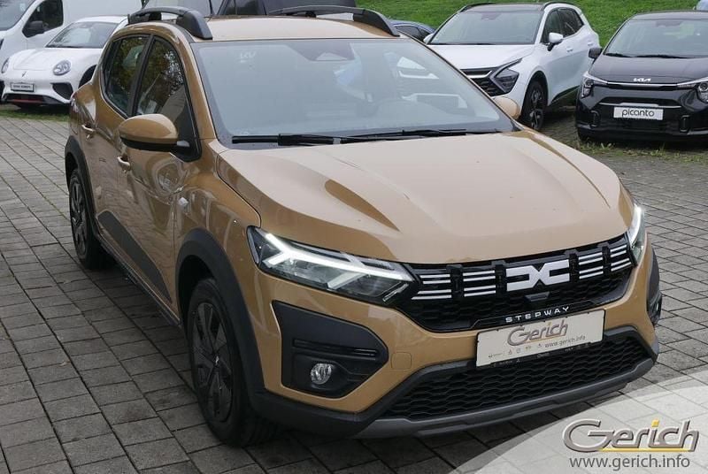 Gebraucht Dacia Sandero Expression 91 PS (66 kW) 2025 Safaribeige metallic Kleinwagen