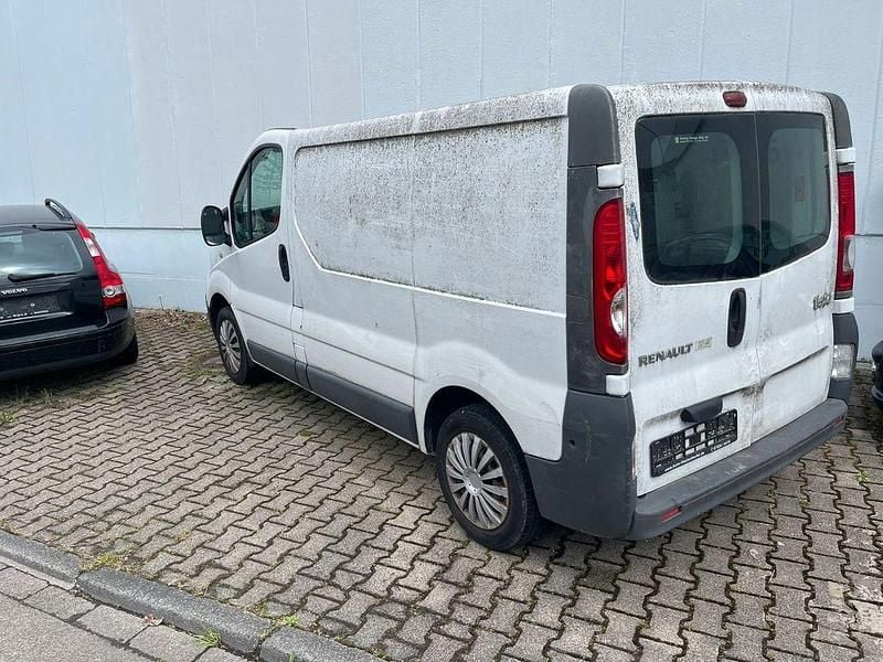 Gebraucht Renault Trafic 90 PS (66 kW) 2011 Weiß Van / Kleinbus