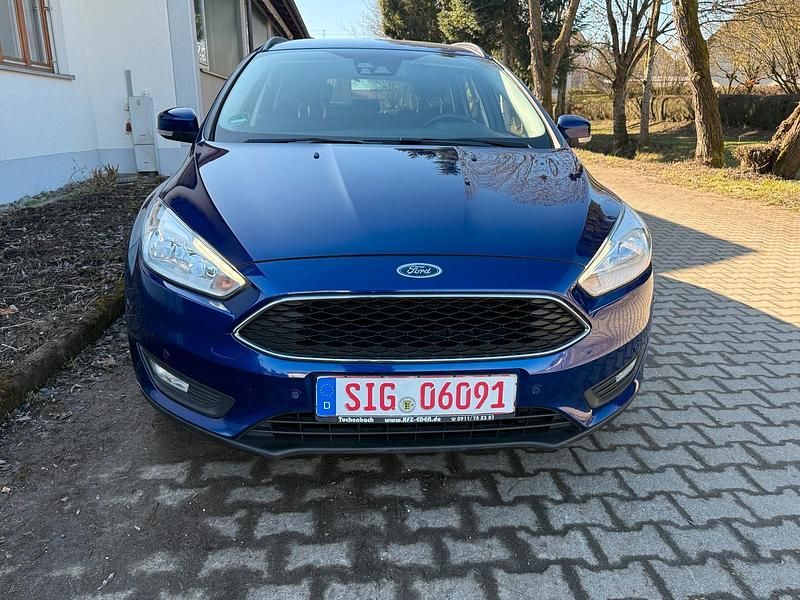 Gebraucht Ford Focus 120 PS (88 kW) 2016 Blau Kombi
