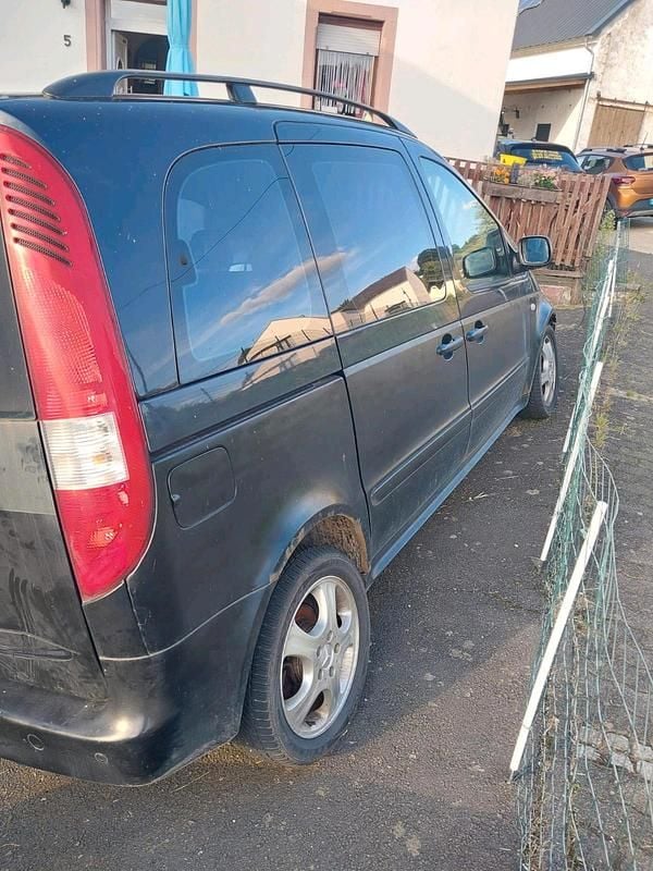 Schwarz Gebraucht 2004 Mercedes Vaneo Van / Kleinbus | 750 € (Superpreis) - Bild 1/4