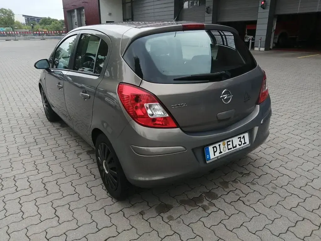 Gebraucht Opel Corsa Edition 87 PS (63 kW) 2012 Grau Kleinwagen