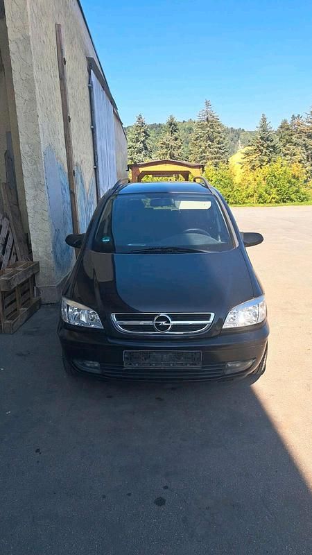 Grün Gebraucht 2002 Opel Zafira Van / Kleinbus | 400 € (Superpreis) - Bild 1/4