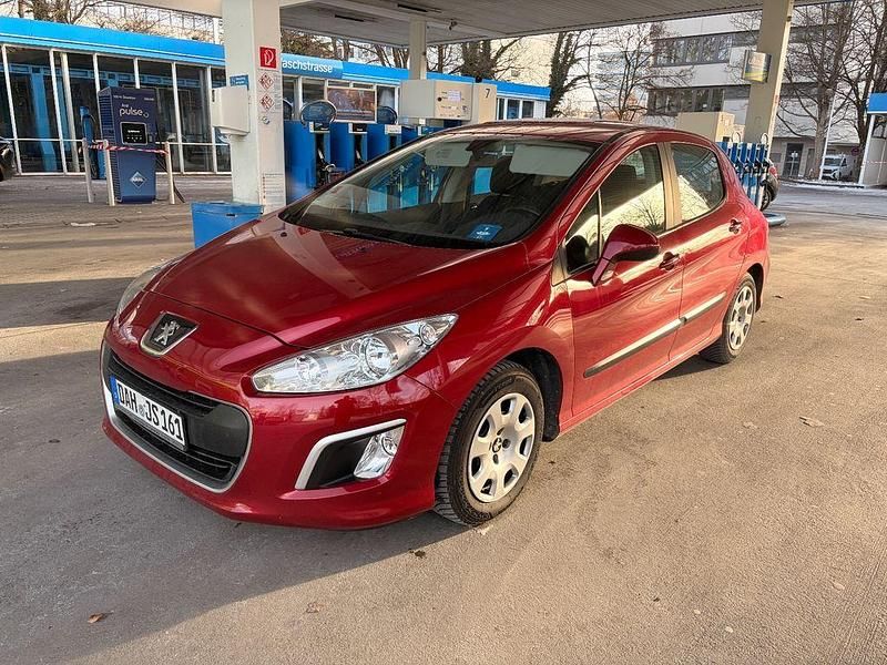 Gebraucht Peugeot 308 Access 98 PS (72 kW) 2012 Rot Limousine
