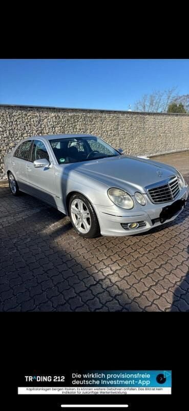 Silber Gebraucht 2008 Mercedes E220 Avantgarde Limousine | 4.900 € (Fairer Preis) - Bild 1/4