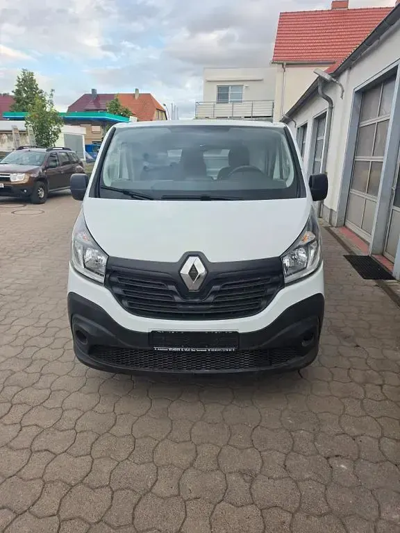 Gebraucht Renault Trafic 95 PS (69 kW) 2017 Weiß Van / Kleinbus