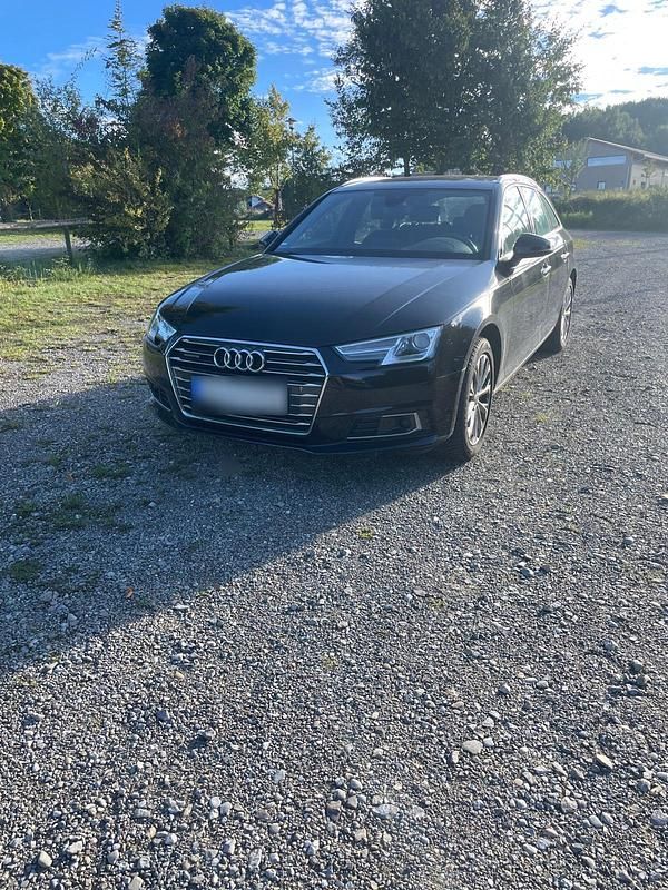 Second-hand Audi A4 Comfort 190 CP (139 kW) 2017 Negru Break