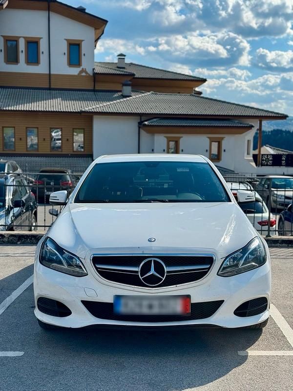 Second-hand Mercedes E200 139 CP (102 kW) 2015 Alb Berlinǎ