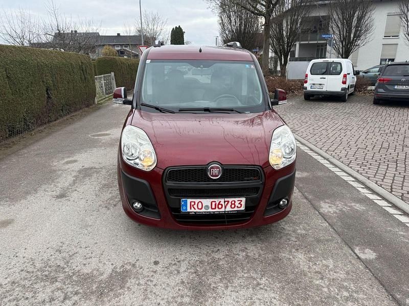 Gebraucht Fiat Doblò 135 PS (99 kW) 2015 Rot Van / Kleinbus