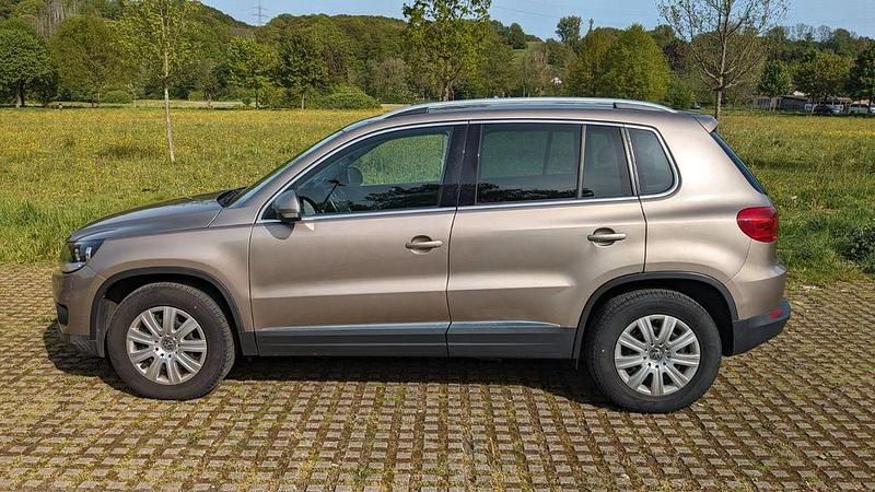 Beige Gebraucht 2015 VW Tiguan Sportline SUV | 11.800 € (Guter Preis) - Bild 1/4