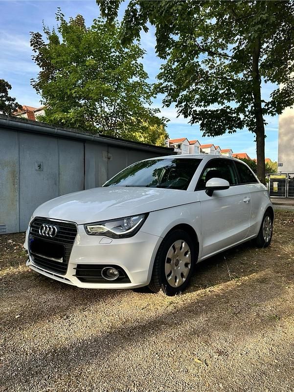 Weiß Gebraucht 2014 Audi A1 Ambition Kleinwagen | 3.800 € (Superpreis) - Bild 1/4