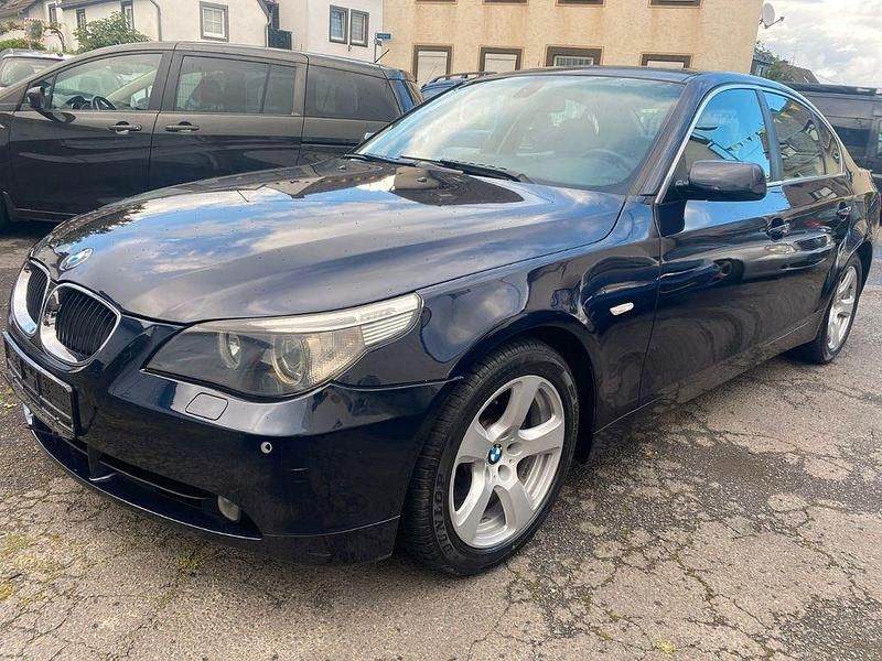 Blau Gebraucht 2006 BMW 525 Sport Line Limousine | 5.990 € (Fairer Preis) - Bild 1/4
