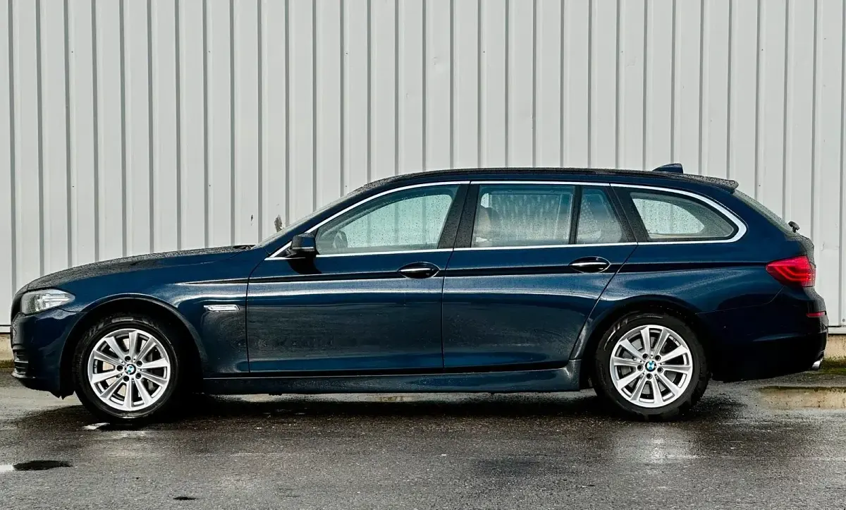 Gebraucht BMW 525 Sport Line 218 PS (160 kW) 2014 Blau Kombi