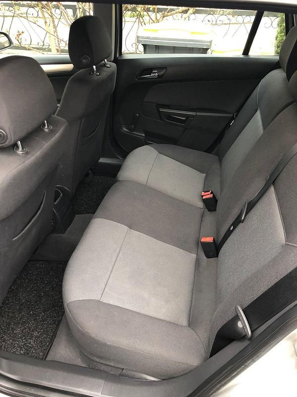 Gebraucht Opel Astra 150 PS (110 kW) 2007 Silber Kombi