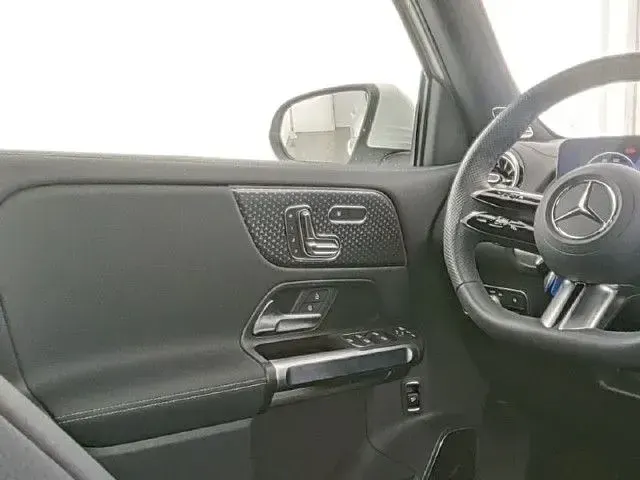 Gebraucht Mercedes EQB250 AMG 139 kW (190 PS) 2025 Unilack polarweiß SUV