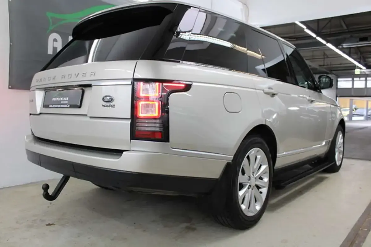 Gebraucht Land Rover Range Rover Vogue 258 PS (189 kW) 2013 Silber SUV