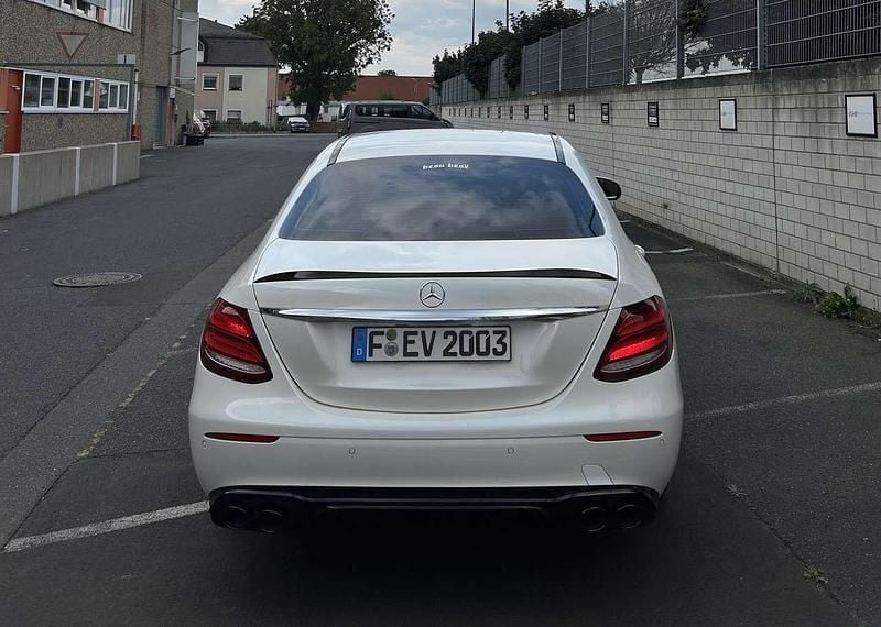 Weiß Gebraucht 2018 Mercedes E200 Avantgarde Limousine | 25.500 € (Teuer) - Bild 1/4