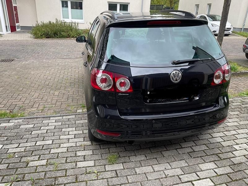 Second-hand VW Golf VI 105 CP (77 kW) 2011 Negru Hatchback