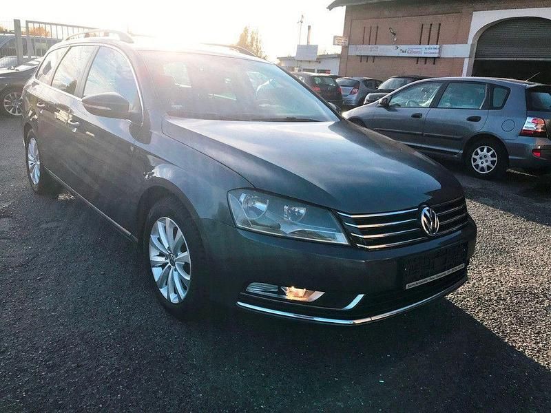 Grau Gebraucht 2013 VW Passat Comfortline Kombi | 5.499 € (Superpreis) - Bild 1/4