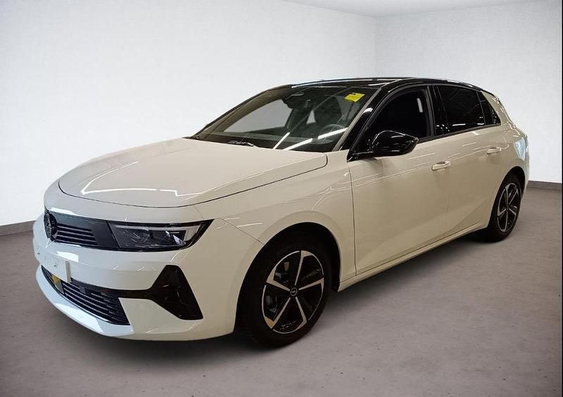 Weiß Gebraucht 2024 Opel Astra Limousine | 23.950 € (Fairer Preis) - Bild 1/4