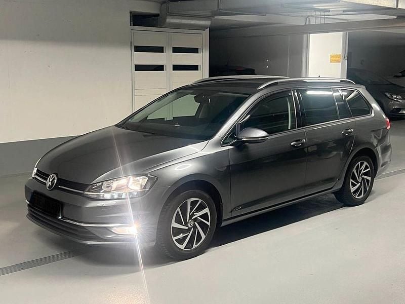 Grau Gebraucht 2019 VW Golf VII Join Kombi | 13.000 € (Fairer Preis) - Bild 1/4