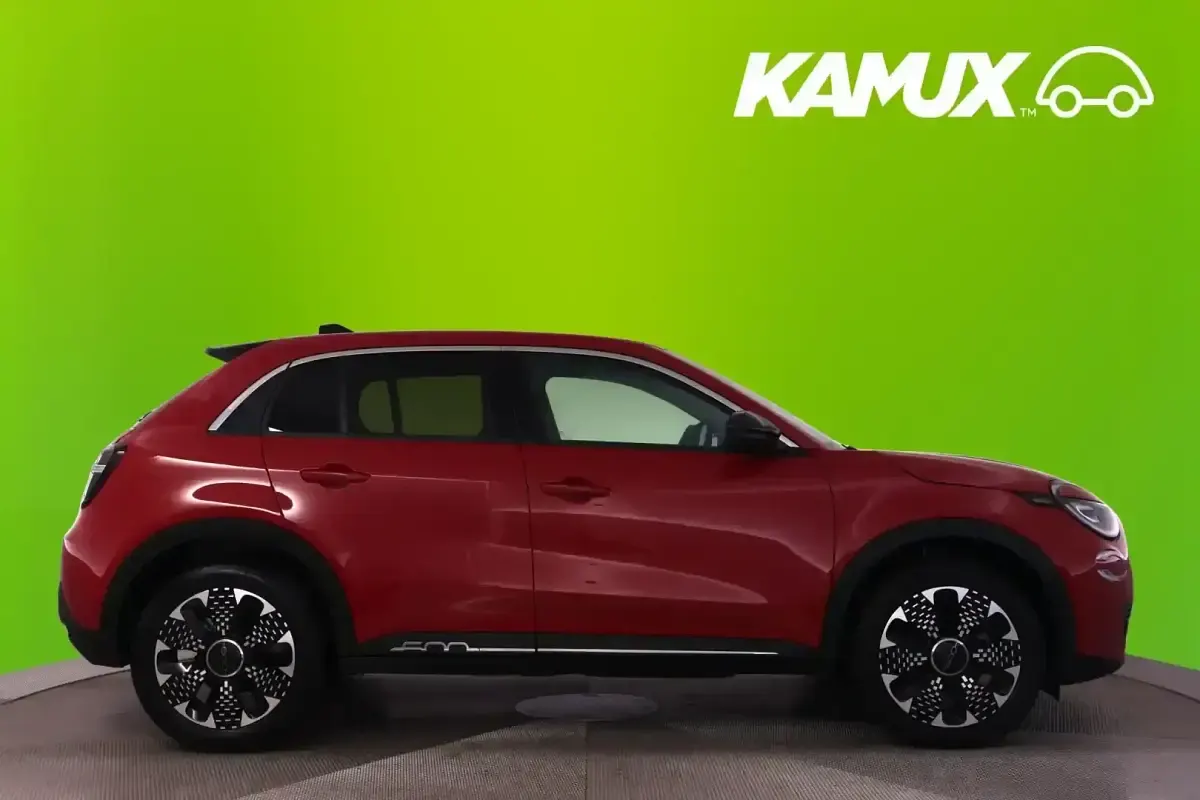 Gebraucht Fiat 600 La Prima 101 PS (74 kW) 2025 Rot SUV