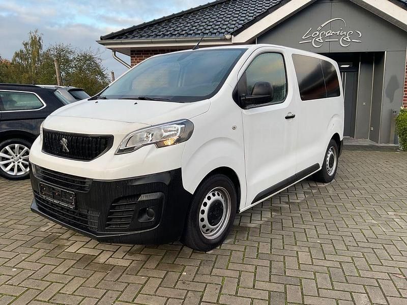 Weiß Gebraucht 2022 Peugeot Expert Van | 26.350 € (Etwas zu teuer) - Bild 1/4