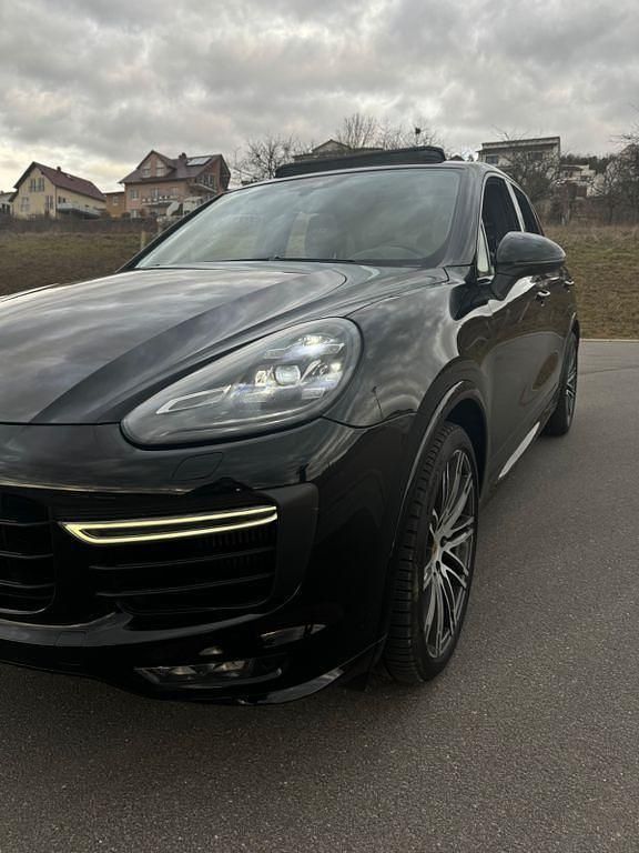 Schwarz Gebraucht 2017 Porsche Cayenne GTS SUV | 40.100 € (Guter Preis) - Bild 1/4