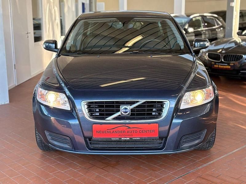 Blau Gebraucht 2009 Volvo V50 Kinetic Kombi | 4.990 € (Teuer) - Bild 1/4
