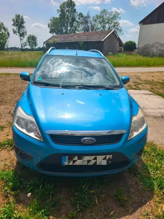 Gebraucht Ford Focus Titanium 109 PS (80 kW) 2010 Blau Limousine
