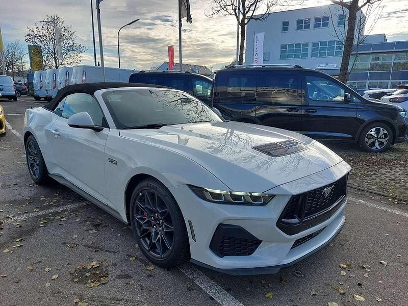 Oxford white Neu 2025 Ford Mustang GT Convertible Cabrio | 59.700 € (Fairer Preis) - Bild 1/4
