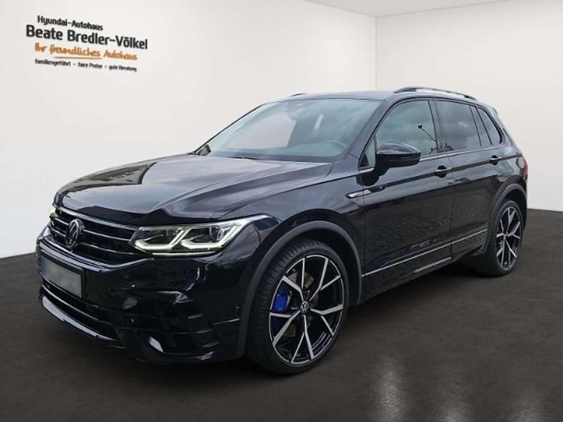 Deep black Gebraucht 2022 VW Tiguan Sound SUV | 43.990 € (Etwas zu teuer) - Bild 1/4