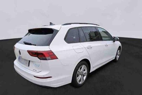 Gebraucht VW Golf VIII Life 110 PS (80 kW) 2022 Pure white (weiß) Kombi