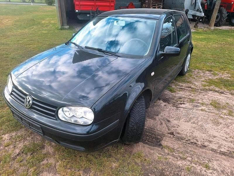 Gebraucht VW Golf IV 75 PS (55 kW) 2002 Schwarz Kleinwagen