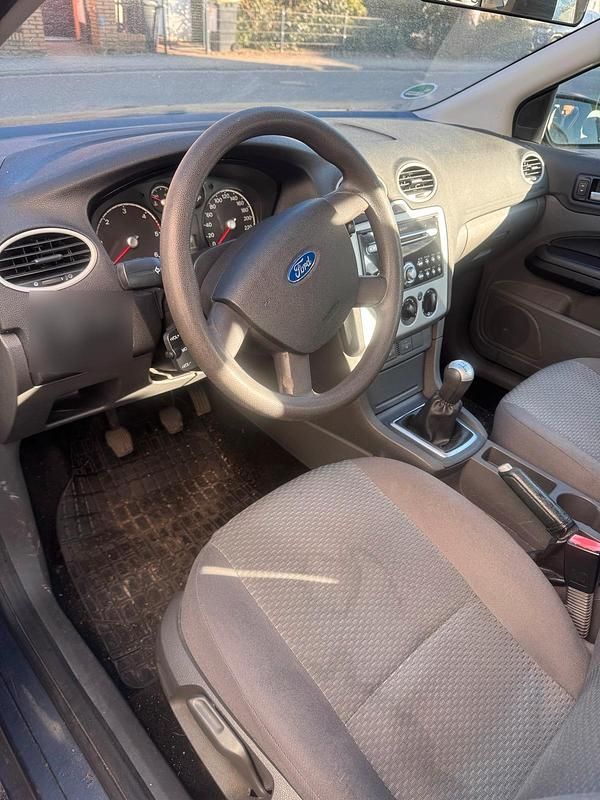 Gebraucht Ford Focus 109 PS (80 kW) 2005 Grau Kombi
