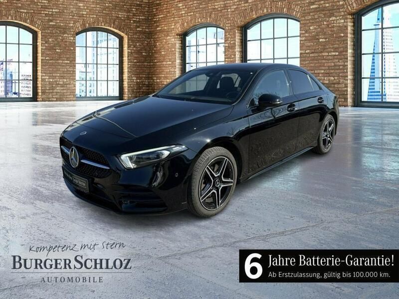Schwarz unilack nachtschwarz Gebraucht 2020 Mercedes A250 AMG Limousine | 28.300 € (Fairer Preis) - Bild 1/4