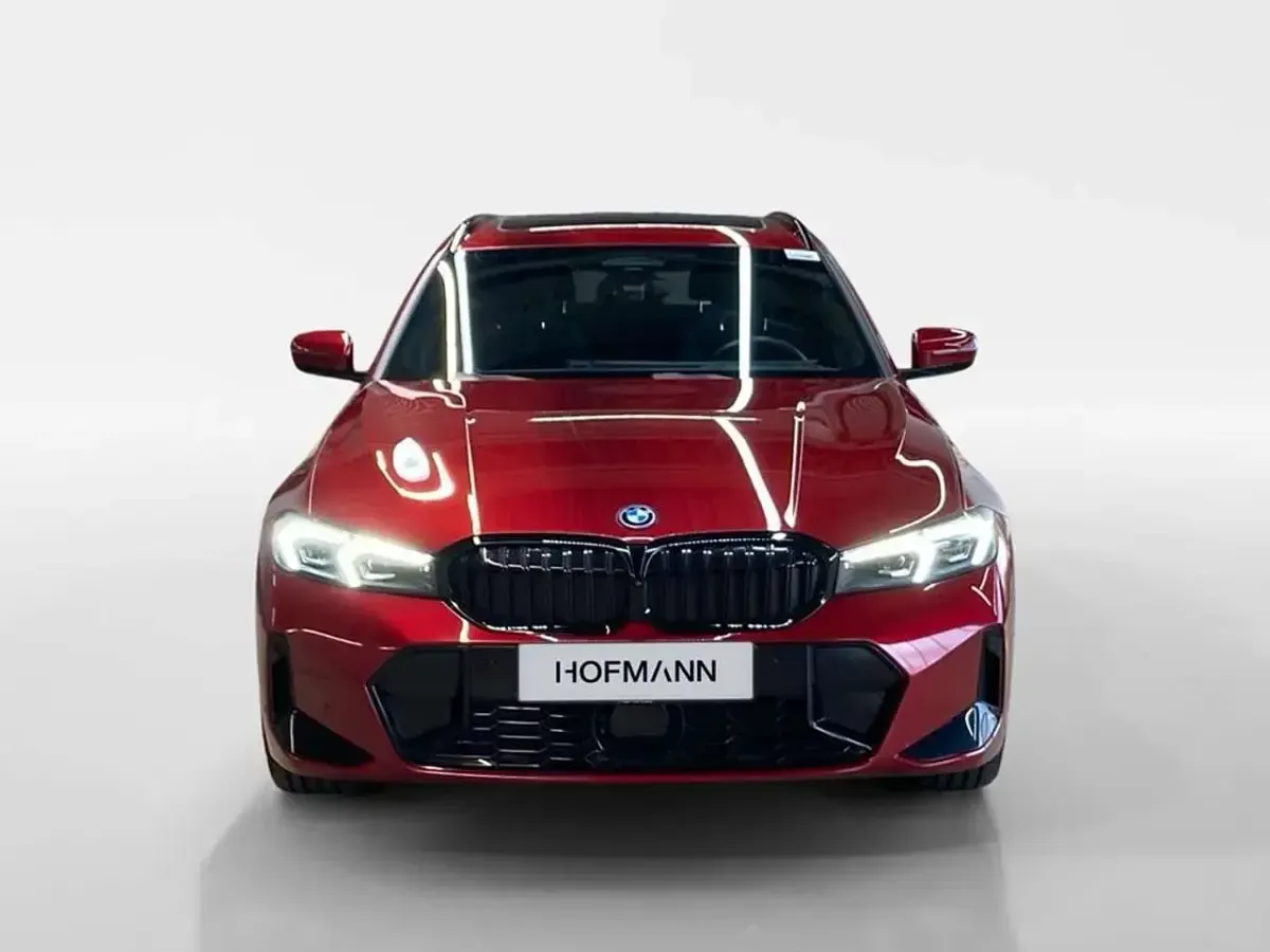 Gebraucht BMW 330e M Sport 292 PS (214 kW) 2024 Rot Kombi