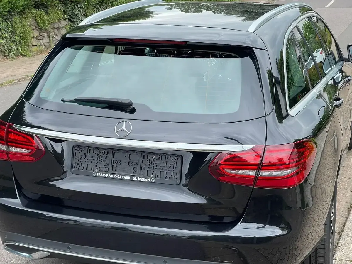Gebraucht Mercedes C220 194 PS (142 kW) 2020 Schwarz Kombi