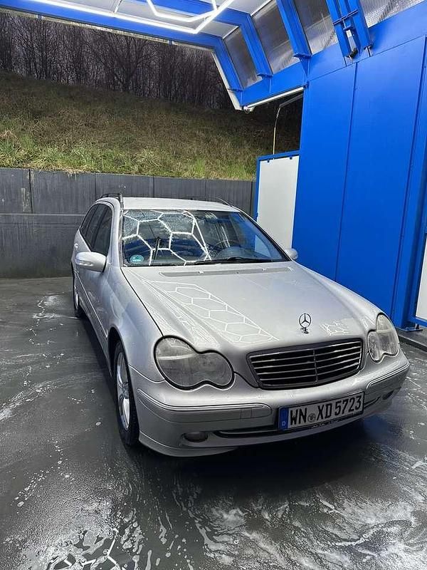 Grau Gebraucht 2003 Mercedes C200 Kombi | 3.000 € (Fairer Preis) - Bild 1/4