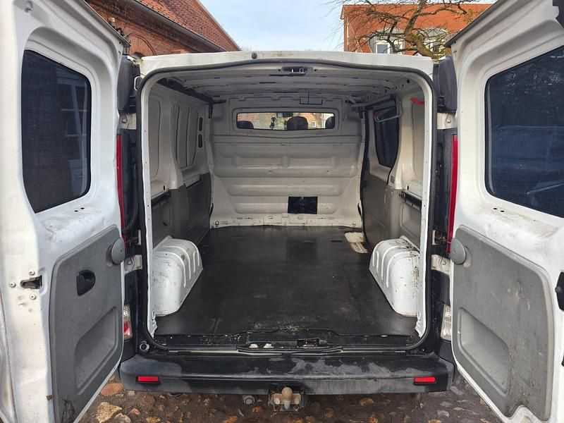 Gebraucht Opel Vivaro 114 PS (83 kW) 2010 Weiß Van / Kleinbus