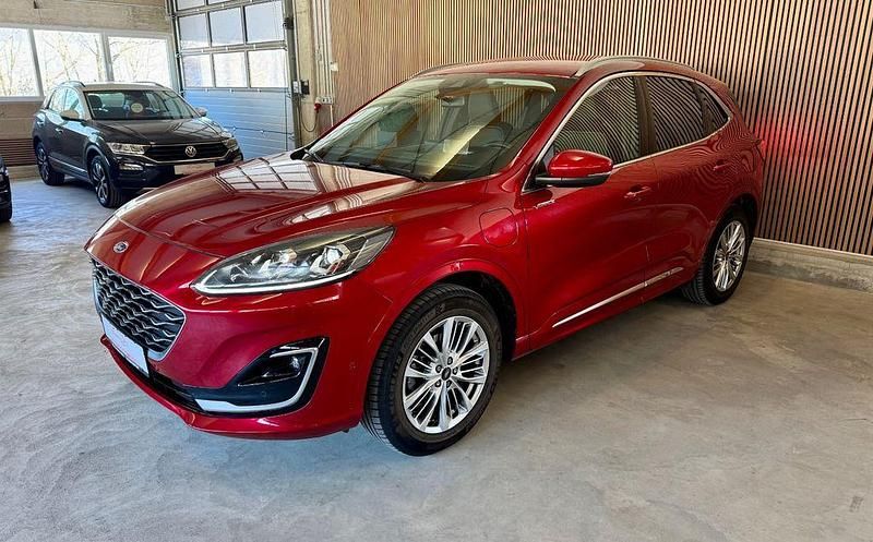Gebraucht Ford Kuga Vignale 152 PS (111 kW) 2023 Lucidrot metallic SUV