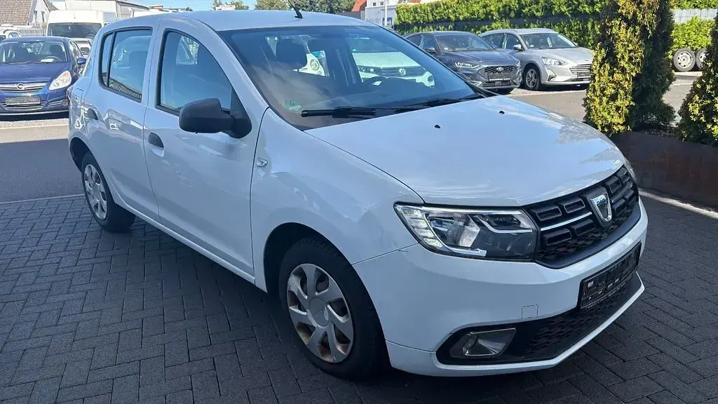 Gebraucht Dacia Sandero 73 PS (53 kW) 2019 Weiß Limousine