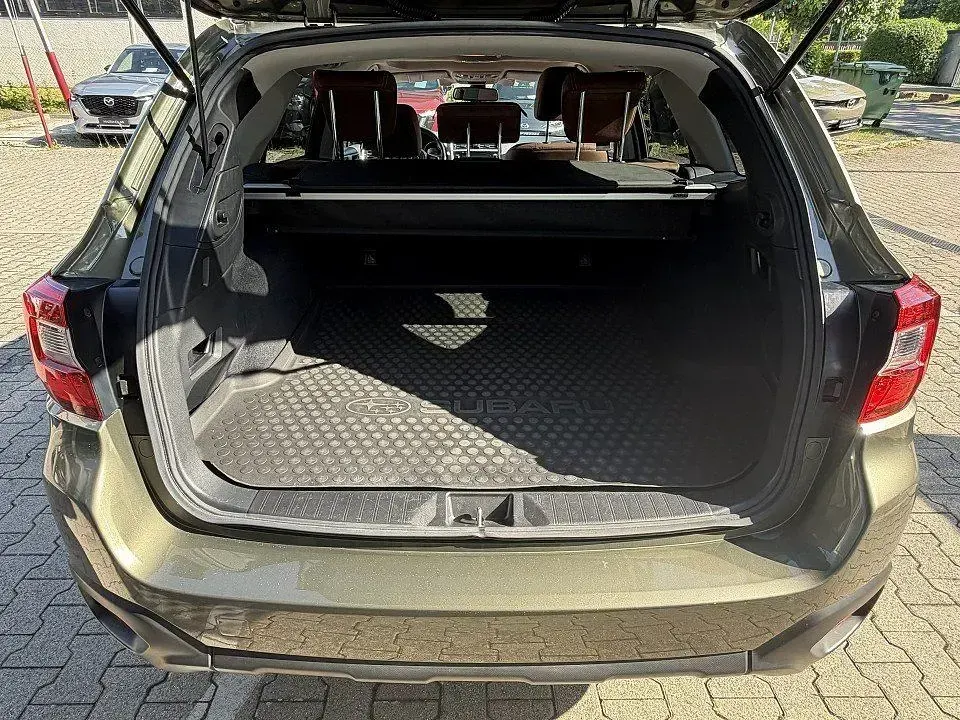 Gebraucht Subaru Outback 175 PS (128 kW) 2020 Wilderness green (m) Kombi