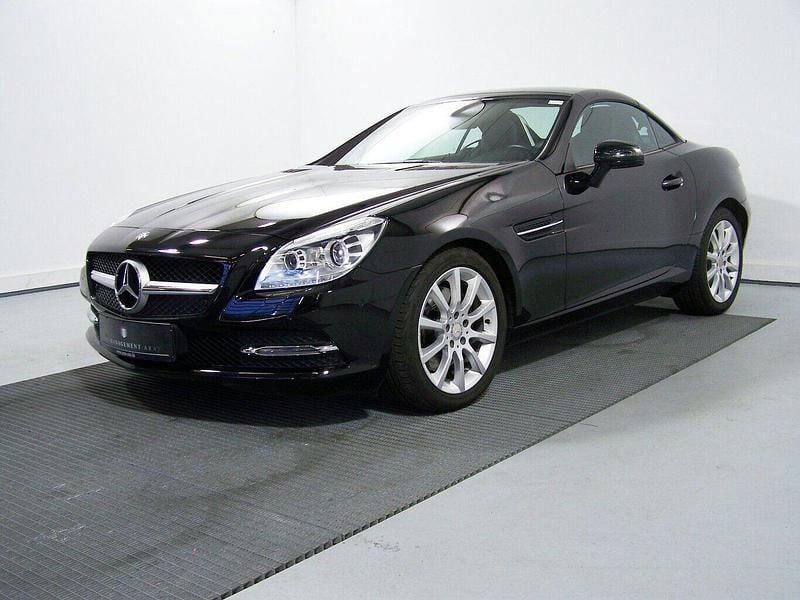 Gebraucht Mercedes SLK250 204 PS (150 kW) 2015 Obsidianschwarz  metalliclack (metallic) Cabrio